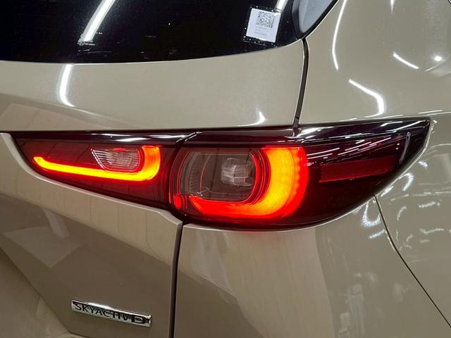 CX-5 XD ブラックトーンエディション 純正10型ナビ/全周囲カメラ/レーダークルーズコントロール/パワーバックドア/シートヒーター/ステアリングヒーター/クリアランスソナー/ヘッドアップディスプレイ/シートメモリー/ワイヤレス充電(21枚目)