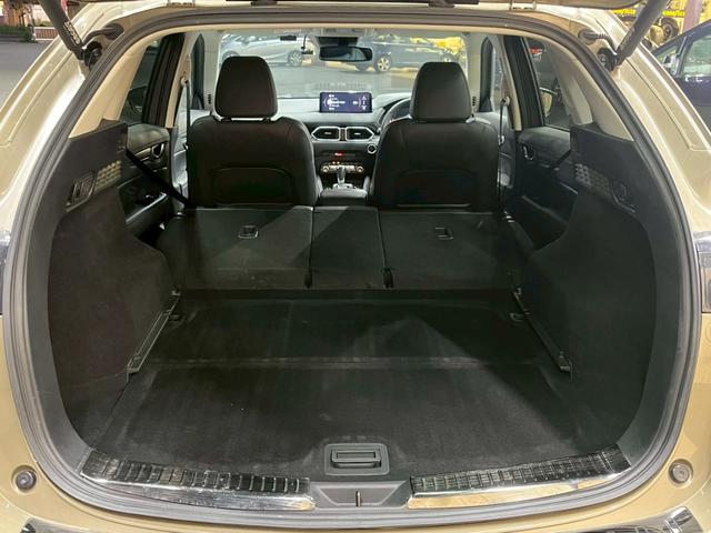 CX-5 XD ブラックトーンエディション 純正10型ナビ/全周囲カメラ/レーダークルーズコントロール/パワーバックドア/シートヒーター/ステアリングヒーター/クリアランスソナー/ヘッドアップディスプレイ/シートメモリー/ワイヤレス充電(29枚目)