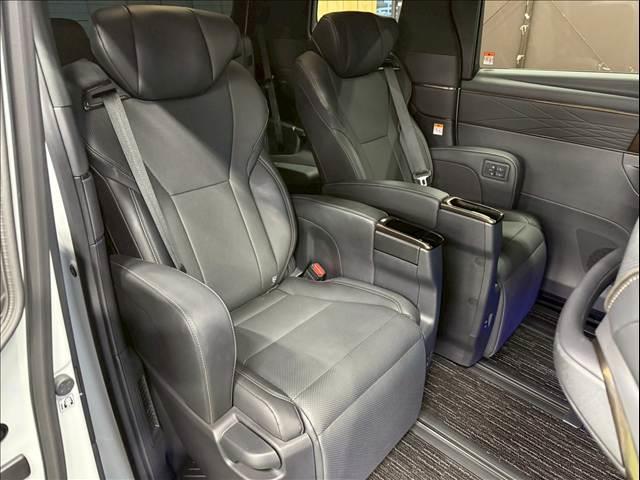 アルファードハイブリッド Z 14型ナビ/モデリスタエアロ/パワーバックドア/AC100V/レーダークルーズコントロール/全周囲カメラ/BSM/ワイヤレス充電/両側電動ドア/シートヒーター/シートクーラー/ステアリングヒーター(6枚目)