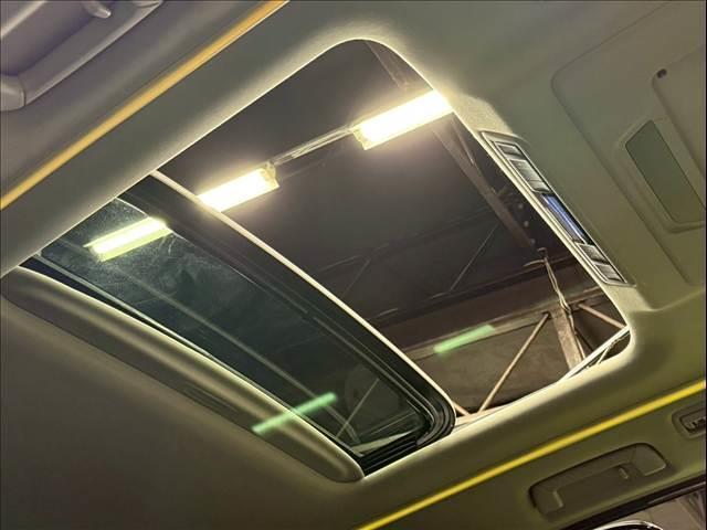 ヴェルファイア 3.5ZA Gエディション 9型ナビ/サンルーフ/フリップダウンモニター/パーキングアシスト/ステアリングヒーター/JBLサウンドシステム/パワーバックドア/シートメモリー/オートハイビーム/両側電動スライドドア/ETC(8枚目)