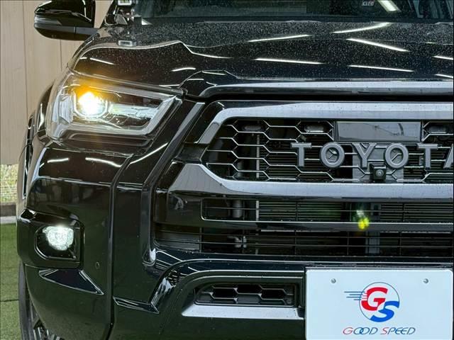 ハイラックス Ｚ　ＧＲスポーツ　８型ナビ／全周囲カメラ／トノカバー／ベッドライナー／レーダークルーズコントロール／ＧＲ専用キャリパー／クリアランスソナー／パワーシート／ヒッチメンバー／オートエアコン／／パドルシフト／スマートキー（20枚目）