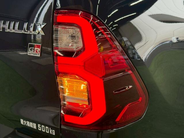 ハイラックス Ｚ　ＧＲスポーツ　８型ナビ／全周囲カメラ／トノカバー／ベッドライナー／レーダークルーズコントロール／ＧＲ専用キャリパー／クリアランスソナー／パワーシート／ヒッチメンバー／オートエアコン／／パドルシフト／スマートキー（21枚目）