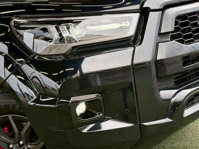 ハイラックス Ｚ　ＧＲスポーツ　８型ナビ／全周囲カメラ／トノカバー／ベッドライナー／レーダークルーズコントロール／ＧＲ専用キャリパー／クリアランスソナー／パワーシート／ヒッチメンバー／オートエアコン／／パドルシフト／スマートキー（22枚目）