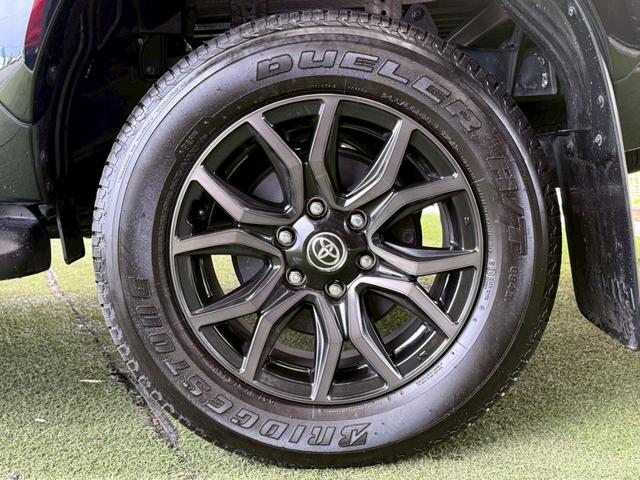 ハイラックス Ｚ　ＧＲスポーツ　８型ナビ／全周囲カメラ／トノカバー／ベッドライナー／レーダークルーズコントロール／ＧＲ専用キャリパー／クリアランスソナー／パワーシート／ヒッチメンバー／オートエアコン／／パドルシフト／スマートキー（29枚目）