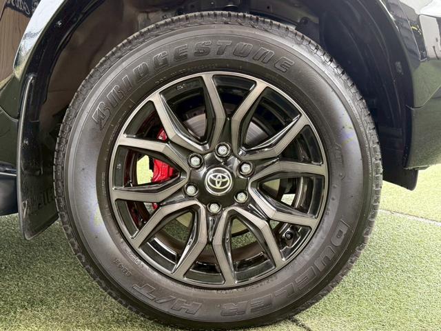 ハイラックス Ｚ　ＧＲスポーツ　８型ナビ／全周囲カメラ／トノカバー／ベッドライナー／レーダークルーズコントロール／ＧＲ専用キャリパー／クリアランスソナー／パワーシート／ヒッチメンバー／オートエアコン／／パドルシフト／スマートキー（30枚目）