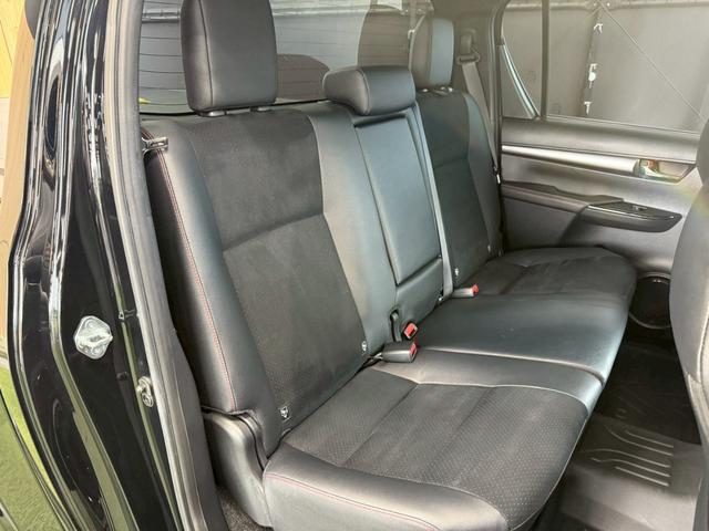 ハイラックス Ｚ　ＧＲスポーツ　８型ナビ／全周囲カメラ／トノカバー／ベッドライナー／レーダークルーズコントロール／ＧＲ専用キャリパー／クリアランスソナー／パワーシート／ヒッチメンバー／オートエアコン／／パドルシフト／スマートキー（34枚目）