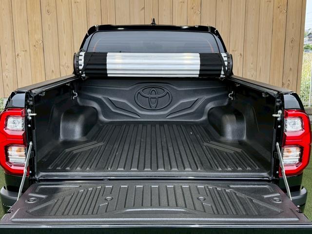 ハイラックス Ｚ　ＧＲスポーツ　８型ナビ／全周囲カメラ／トノカバー／ベッドライナー／レーダークルーズコントロール／ＧＲ専用キャリパー／クリアランスソナー／パワーシート／ヒッチメンバー／オートエアコン／／パドルシフト／スマートキー（37枚目）