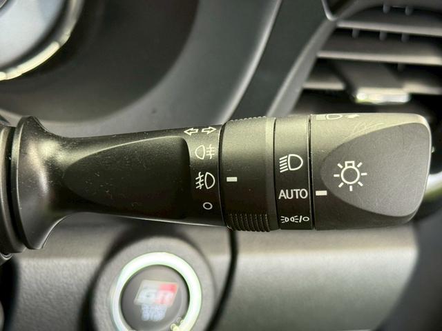 ハイラックス Ｚ　ＧＲスポーツ　８型ナビ／全周囲カメラ／トノカバー／ベッドライナー／レーダークルーズコントロール／ＧＲ専用キャリパー／クリアランスソナー／パワーシート／ヒッチメンバー／オートエアコン／／パドルシフト／スマートキー（44枚目）