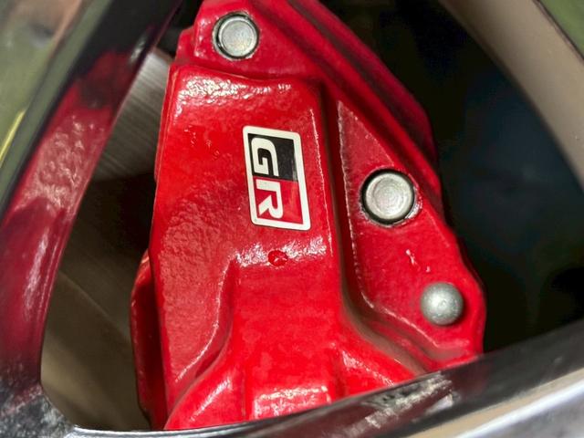 ハイラックス Ｚ　ＧＲスポーツ　８型ナビ／全周囲カメラ／トノカバー／ベッドライナー／レーダークルーズコントロール／ＧＲ専用キャリパー／クリアランスソナー／パワーシート／ヒッチメンバー／オートエアコン／／パドルシフト／スマートキー（51枚目）