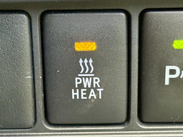 ハイラックス Ｚ　ＧＲスポーツ　８型ナビ／全周囲カメラ／トノカバー／ベッドライナー／レーダークルーズコントロール／ＧＲ専用キャリパー／クリアランスソナー／パワーシート／ヒッチメンバー／オートエアコン／／パドルシフト／スマートキー（52枚目）