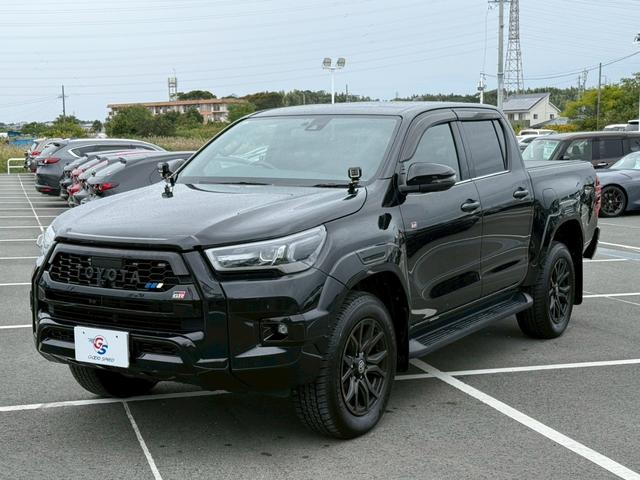 ハイラックス Ｚ　ＧＲスポーツ　８型ナビ／全周囲カメラ／トノカバー／ベッドライナー／レーダークルーズコントロール／ＧＲ専用キャリパー／クリアランスソナー／パワーシート／ヒッチメンバー／オートエアコン／／パドルシフト／スマートキー（64枚目）