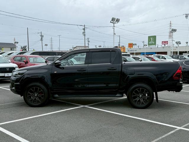 ハイラックス Ｚ　ＧＲスポーツ　８型ナビ／全周囲カメラ／トノカバー／ベッドライナー／レーダークルーズコントロール／ＧＲ専用キャリパー／クリアランスソナー／パワーシート／ヒッチメンバー／オートエアコン／／パドルシフト／スマートキー（66枚目）