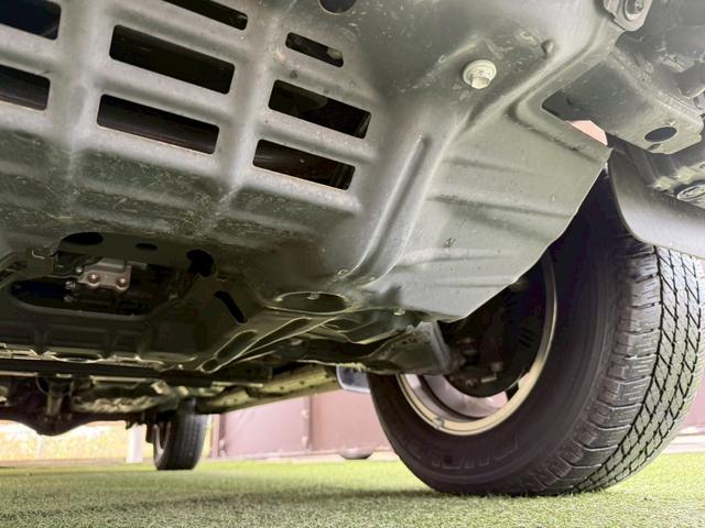 ハイラックス Ｚ　ＧＲスポーツ　８型ナビ／全周囲カメラ／トノカバー／ベッドライナー／レーダークルーズコントロール／ＧＲ専用キャリパー／クリアランスソナー／パワーシート／ヒッチメンバー／オートエアコン／／パドルシフト／スマートキー（73枚目）