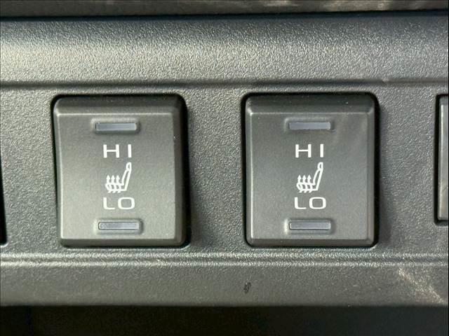 カローラクロス ハイブリッド Z 9型ナビ/シートヒーター/パワーバックドア/ブラインドスポットモニター/レーダークルーズコントロール/AppleCarPlay/オートハイビーム/ETC/オートエアコン/オートライト/パワーウインドウ(7枚目)