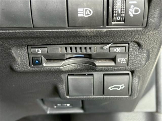 カローラクロス ハイブリッド Z 9型ナビ/シートヒーター/パワーバックドア/ブラインドスポットモニター/レーダークルーズコントロール/AppleCarPlay/オートハイビーム/ETC/オートエアコン/オートライト/パワーウインドウ(12枚目)