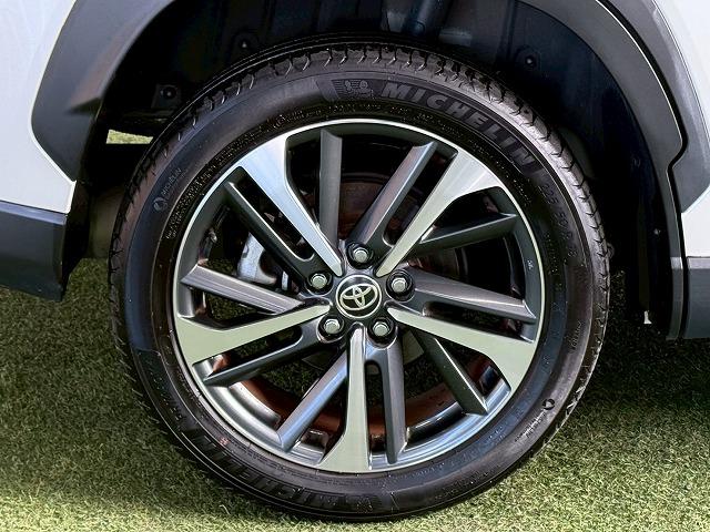 カローラクロス ハイブリッド Z 9型ナビ/シートヒーター/パワーバックドア/ブラインドスポットモニター/レーダークルーズコントロール/AppleCarPlay/オートハイビーム/ETC/オートエアコン/オートライト/パワーウインドウ(24枚目)