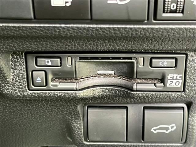 カローラクロス ハイブリッド Z 10型ナビ/全周囲カメラ/パノラマルーフ/パーキングアシスト/シートヒーター/パワーバックドア/ブラインドスポットモニター/オートハイビーム/パワーシート/レーダークルーズコントロール/ハーフレザー(12枚目)