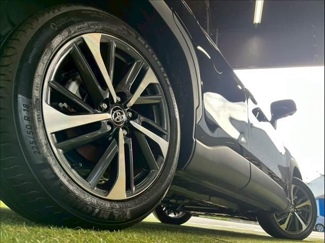 カローラクロス ハイブリッド Z 10型ナビ/全周囲カメラ/パノラマルーフ/パーキングアシスト/シートヒーター/パワーバックドア/ブラインドスポットモニター/オートハイビーム/パワーシート/レーダークルーズコントロール/ハーフレザー(19枚目)