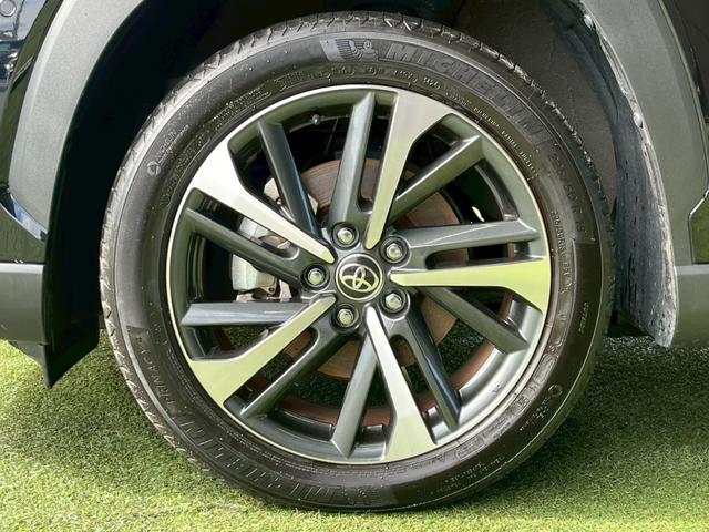 カローラクロス ハイブリッド Z 10型ナビ/全周囲カメラ/パノラマルーフ/パーキングアシスト/シートヒーター/パワーバックドア/ブラインドスポットモニター/オートハイビーム/パワーシート/レーダークルーズコントロール/ハーフレザー(26枚目)