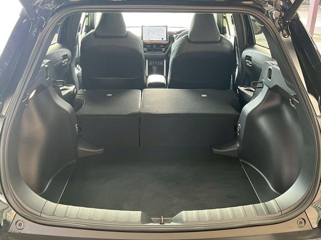 カローラクロス ハイブリッド Z 10型ナビ/全周囲カメラ/パノラマルーフ/パーキングアシスト/シートヒーター/パワーバックドア/ブラインドスポットモニター/オートハイビーム/パワーシート/レーダークルーズコントロール/ハーフレザー(33枚目)