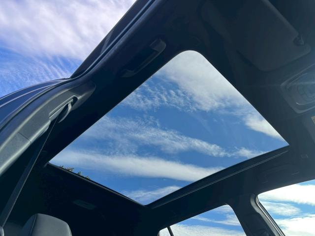 カローラクロス ハイブリッド Z 10型ナビ/全周囲カメラ/パノラマルーフ/パーキングアシスト/シートヒーター/パワーバックドア/ブラインドスポットモニター/オートハイビーム/パワーシート/レーダークルーズコントロール/ハーフレザー(55枚目)