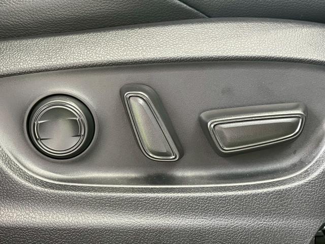 カローラクロス ハイブリッド Z 10型ナビ/全周囲カメラ/パノラマルーフ/パーキングアシスト/シートヒーター/パワーバックドア/ブラインドスポットモニター/オートハイビーム/パワーシート/レーダークルーズコントロール/ハーフレザー(56枚目)