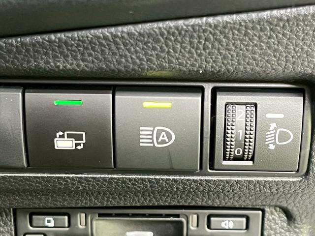 カローラクロス ハイブリッド Z 10型ナビ/全周囲カメラ/パノラマルーフ/パーキングアシスト/シートヒーター/パワーバックドア/ブラインドスポットモニター/オートハイビーム/パワーシート/レーダークルーズコントロール/ハーフレザー(57枚目)