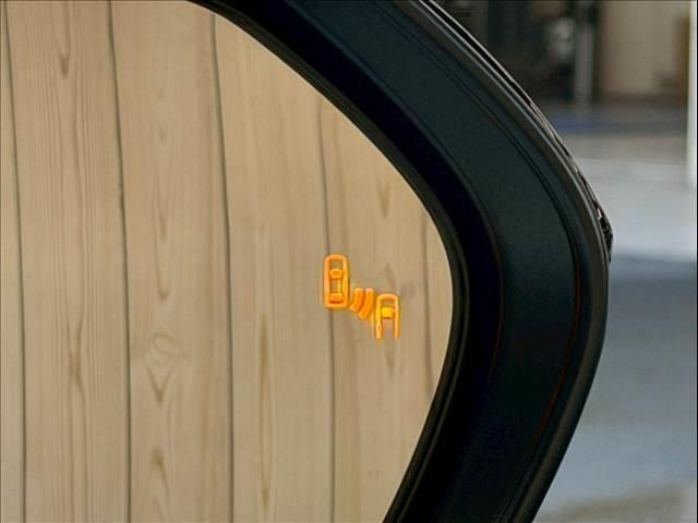 ヤリスクロス ハイブリッドＺ　ウルバーノ　純正８型ナビ／全周囲カメラ／シートヒーター／ステアリングヒーター／ブラインドスポットモニター／オートマチックハイビーム／レーダークルーズ／ＥＴＣ／オートライト／パワーシート／プッシュスタート（9枚目）