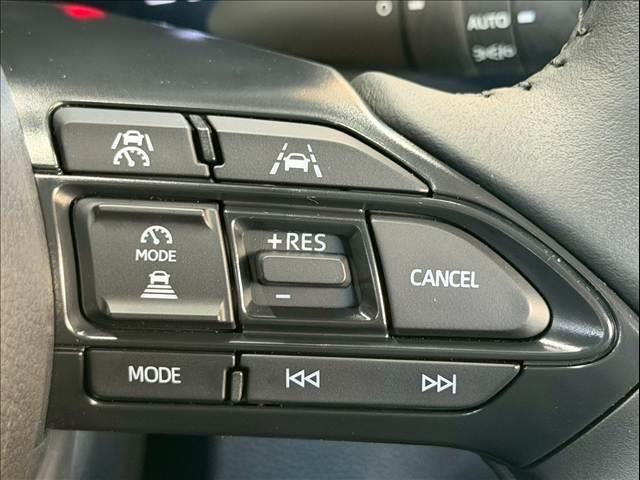 ヤリスクロス ハイブリッドＺ　ウルバーノ　純正８型ナビ／全周囲カメラ／シートヒーター／ステアリングヒーター／ブラインドスポットモニター／オートマチックハイビーム／レーダークルーズ／ＥＴＣ／オートライト／パワーシート／プッシュスタート（10枚目）