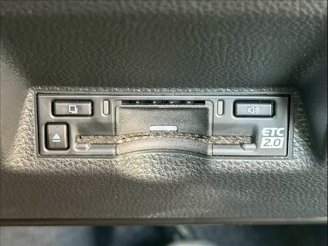 ヤリスクロス ハイブリッドＺ　ウルバーノ　純正８型ナビ／全周囲カメラ／シートヒーター／ステアリングヒーター／ブラインドスポットモニター／オートマチックハイビーム／レーダークルーズ／ＥＴＣ／オートライト／パワーシート／プッシュスタート（12枚目）