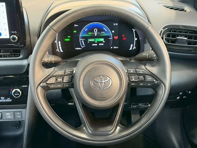 ヤリスクロス ハイブリッドＺ　ウルバーノ　純正８型ナビ／全周囲カメラ／シートヒーター／ステアリングヒーター／ブラインドスポットモニター／オートマチックハイビーム／レーダークルーズ／ＥＴＣ／オートライト／パワーシート／プッシュスタート（34枚目）