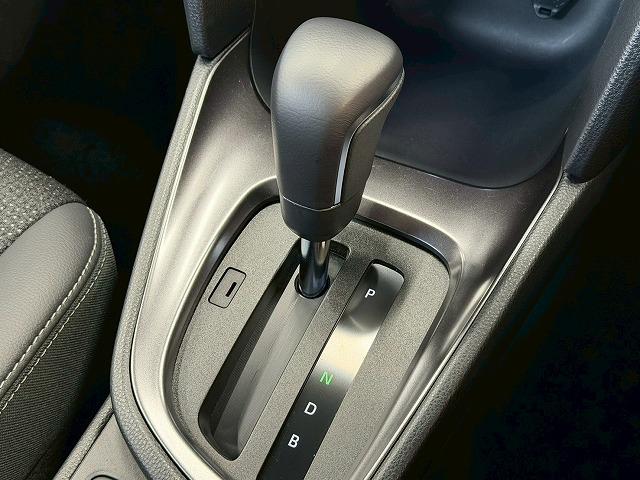 ヤリスクロス ハイブリッドＺ　ウルバーノ　純正８型ナビ／全周囲カメラ／シートヒーター／ステアリングヒーター／ブラインドスポットモニター／オートマチックハイビーム／レーダークルーズ／ＥＴＣ／オートライト／パワーシート／プッシュスタート（51枚目）