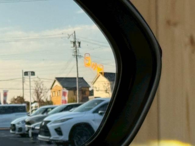 ヤリスクロス ハイブリッドＺ　ウルバーノ　純正８型ナビ／全周囲カメラ／シートヒーター／ステアリングヒーター／ブラインドスポットモニター／オートマチックハイビーム／レーダークルーズ／ＥＴＣ／オートライト／パワーシート／プッシュスタート（9枚目）