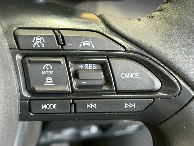 ヤリスクロス ハイブリッドＺ　ウルバーノ　純正８型ナビ／全周囲カメラ／シートヒーター／ステアリングヒーター／ブラインドスポットモニター／オートマチックハイビーム／レーダークルーズ／ＥＴＣ／オートライト／パワーシート／プッシュスタート（10枚目）