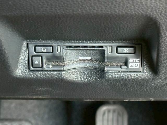 ヤリスクロス ハイブリッドＺ　ウルバーノ　純正８型ナビ／全周囲カメラ／シートヒーター／ステアリングヒーター／ブラインドスポットモニター／オートマチックハイビーム／レーダークルーズ／ＥＴＣ／オートライト／パワーシート／プッシュスタート（12枚目）