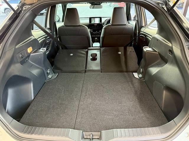 ヤリスクロス ハイブリッドＺ　ウルバーノ　純正８型ナビ／全周囲カメラ／シートヒーター／ステアリングヒーター／ブラインドスポットモニター／オートマチックハイビーム／レーダークルーズ／ＥＴＣ／オートライト／パワーシート／プッシュスタート（13枚目）