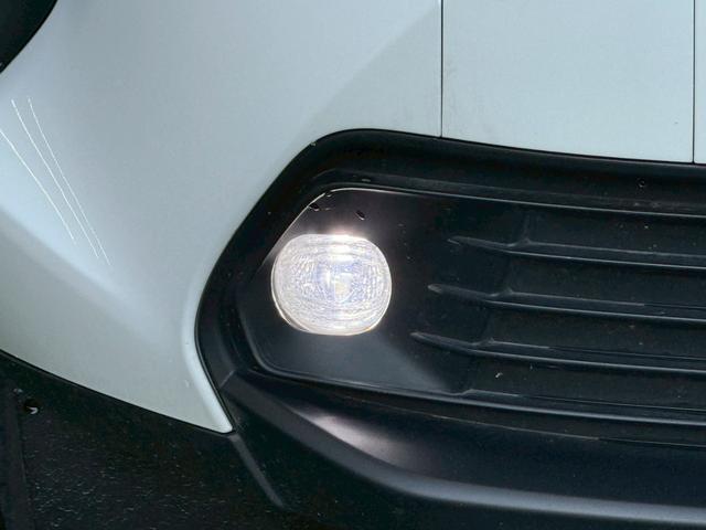 ヤリスクロス ハイブリッドＺ　ウルバーノ　純正８型ナビ／全周囲カメラ／シートヒーター／ステアリングヒーター／ブラインドスポットモニター／オートマチックハイビーム／レーダークルーズ／ＥＴＣ／オートライト／パワーシート／プッシュスタート（24枚目）