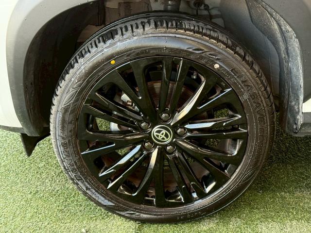 ヤリスクロス ハイブリッドＺ　ウルバーノ　純正８型ナビ／全周囲カメラ／シートヒーター／ステアリングヒーター／ブラインドスポットモニター／オートマチックハイビーム／レーダークルーズ／ＥＴＣ／オートライト／パワーシート／プッシュスタート（27枚目）