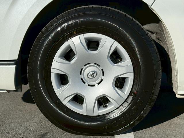 ハイエースバン スーパーＧＬ　ダークプライムＩＩ　全周囲カメラ／ＬＥＤヘッドライト／デジタルミラー／助手席エアバッック／衝突軽減ブレーキ／レーンキープアシスト／クリアランスソナー／ＡＣ１００Ｖ／両側パワースライドドア／オートエアコン／プッシュスタート（27枚目）