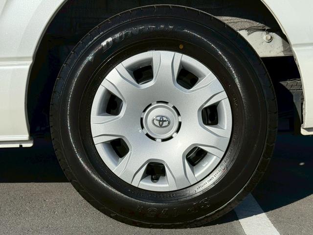 ハイエースバン スーパーＧＬ　ダークプライムＩＩ　全周囲カメラ／ＬＥＤヘッドライト／デジタルミラー／助手席エアバッック／衝突軽減ブレーキ／レーンキープアシスト／クリアランスソナー／ＡＣ１００Ｖ／両側パワースライドドア／オートエアコン／プッシュスタート（29枚目）