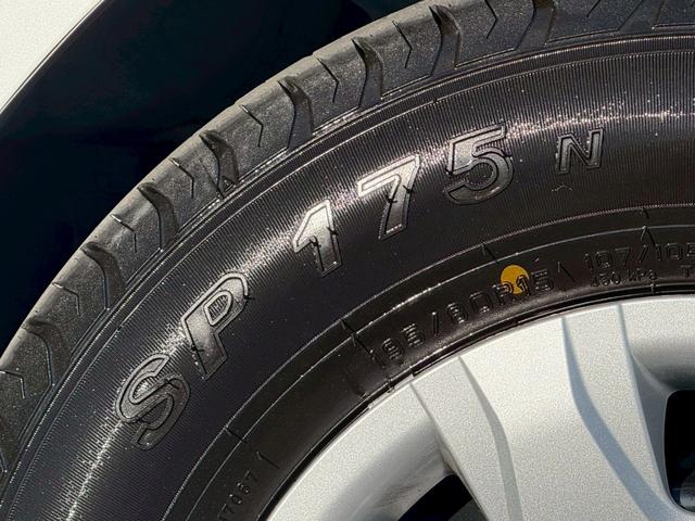 ハイエースバン スーパーＧＬ　ダークプライムＩＩ　全周囲カメラ／ＬＥＤヘッドライト／デジタルミラー／助手席エアバッック／衝突軽減ブレーキ／レーンキープアシスト／クリアランスソナー／ＡＣ１００Ｖ／両側パワースライドドア／オートエアコン／プッシュスタート（33枚目）