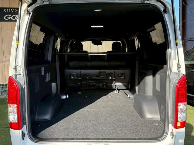 ハイエースバン スーパーＧＬ　ダークプライムＩＩ　全周囲カメラ／ＬＥＤヘッドライト／デジタルミラー／助手席エアバッック／衝突軽減ブレーキ／レーンキープアシスト／クリアランスソナー／ＡＣ１００Ｖ／両側パワースライドドア／オートエアコン／プッシュスタート（37枚目）