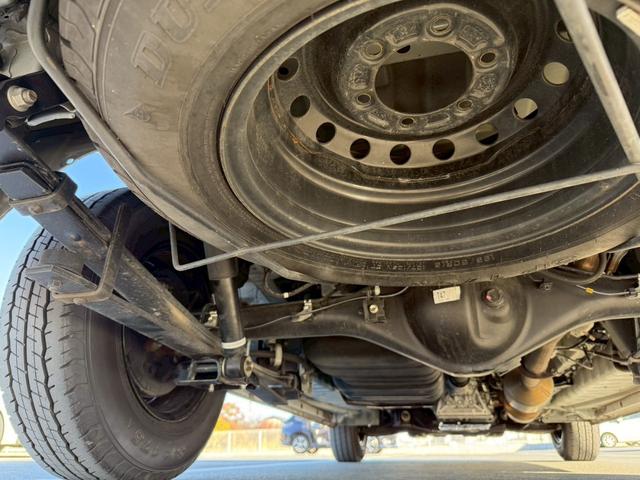 ハイエースバン スーパーＧＬ　ダークプライムＩＩ　全周囲カメラ／ＬＥＤヘッドライト／デジタルミラー／助手席エアバッック／衝突軽減ブレーキ／レーンキープアシスト／クリアランスソナー／ＡＣ１００Ｖ／両側パワースライドドア／オートエアコン／プッシュスタート（69枚目）