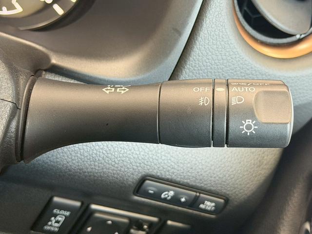 キャラバン ロンググランドプレミアムＧＸ　純正ナビ／全周囲カメラ／片側電動スライドドア／デジタルインナーミラー／ハーフレザーシート／オートエアコン／オートライト／ＥＴＣ／パワーウインドウ／横滑り防止／電動格納ミラー／リアクーラー（42枚目）