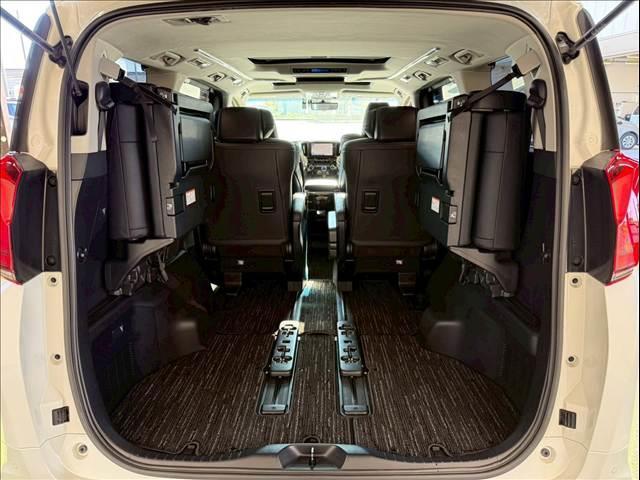 アルファード 2.5S Cパッケージ 純正ナビ/サンルーフ/フリップダウンモニター/デジタルインナーミラー/パワーバックドア/シートクーラー/シートヒーター/ステアリングヒーター/BSM/レーダークルーズコントロール/CD/DVD(13枚目)