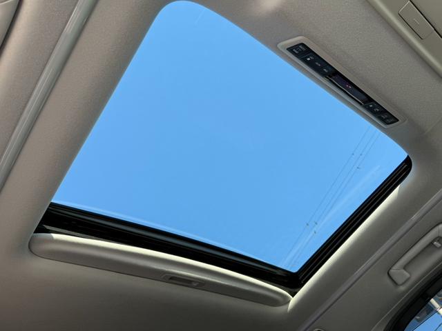 アルファード 2.5S Cパッケージ 純正ナビ/サンルーフ/フリップダウンモニター/デジタルインナーミラー/パワーバックドア/シートクーラー/シートヒーター/ステアリングヒーター/BSM/レーダークルーズコントロール/CD/DVD(52枚目)