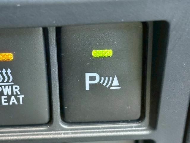 ハイラックス Ｚ　ＧＲスポーツ　純正ディスプレイ／全周囲カメラ／ＧＲスポーツバー／ベッドライナー／クリアランスソナー／レーダークルーズコントロール／パワーシート／パドルシフト／ＥＴＣ／オートエアコン／オートライト／パワーウインドウ（9枚目）