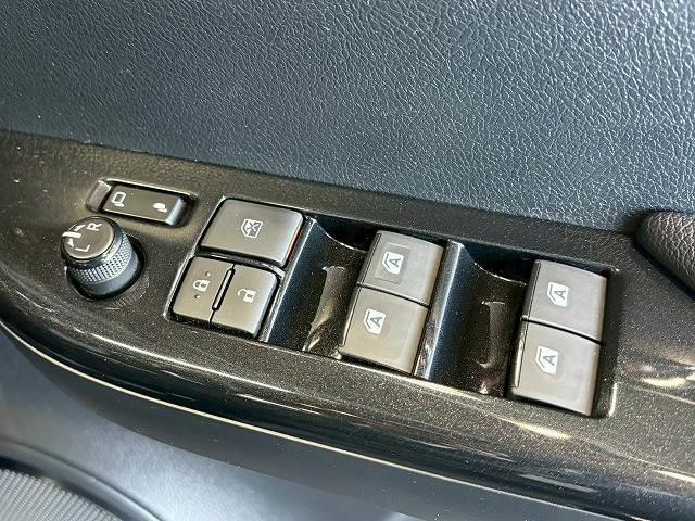 ハイラックス Ｚ　ＧＲスポーツ　純正ディスプレイ／全周囲カメラ／ＧＲスポーツバー／ベッドライナー／クリアランスソナー／レーダークルーズコントロール／パワーシート／パドルシフト／ＥＴＣ／オートエアコン／オートライト／パワーウインドウ（10枚目）