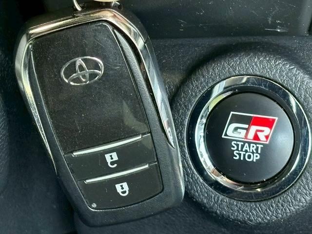 ハイラックス Ｚ　ＧＲスポーツ　純正ディスプレイ／全周囲カメラ／ＧＲスポーツバー／ベッドライナー／クリアランスソナー／レーダークルーズコントロール／パワーシート／パドルシフト／ＥＴＣ／オートエアコン／オートライト／パワーウインドウ（12枚目）