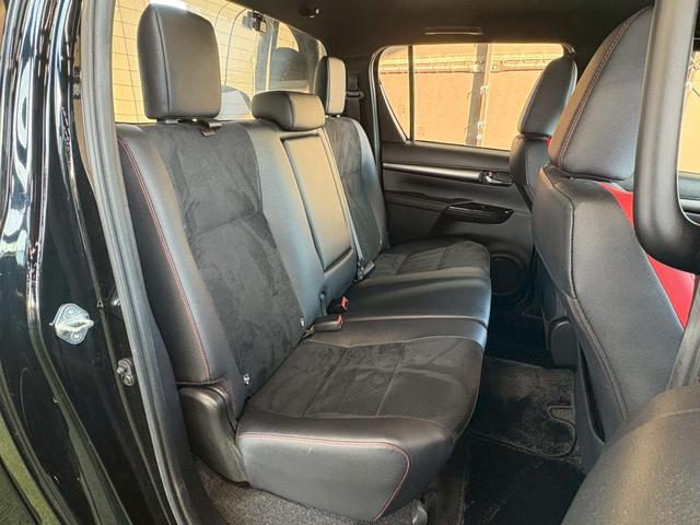 ハイラックス Ｚ　ＧＲスポーツ　純正ディスプレイ／全周囲カメラ／ＧＲスポーツバー／ベッドライナー／クリアランスソナー／レーダークルーズコントロール／パワーシート／パドルシフト／ＥＴＣ／オートエアコン／オートライト／パワーウインドウ（29枚目）